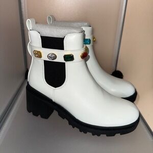 Forever Link Women's Chelsea Studded Strap Chunky Ankle Boot White Size 5.5 New